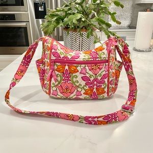 Vera Bradley crossbody body bag in multicolor floral design.